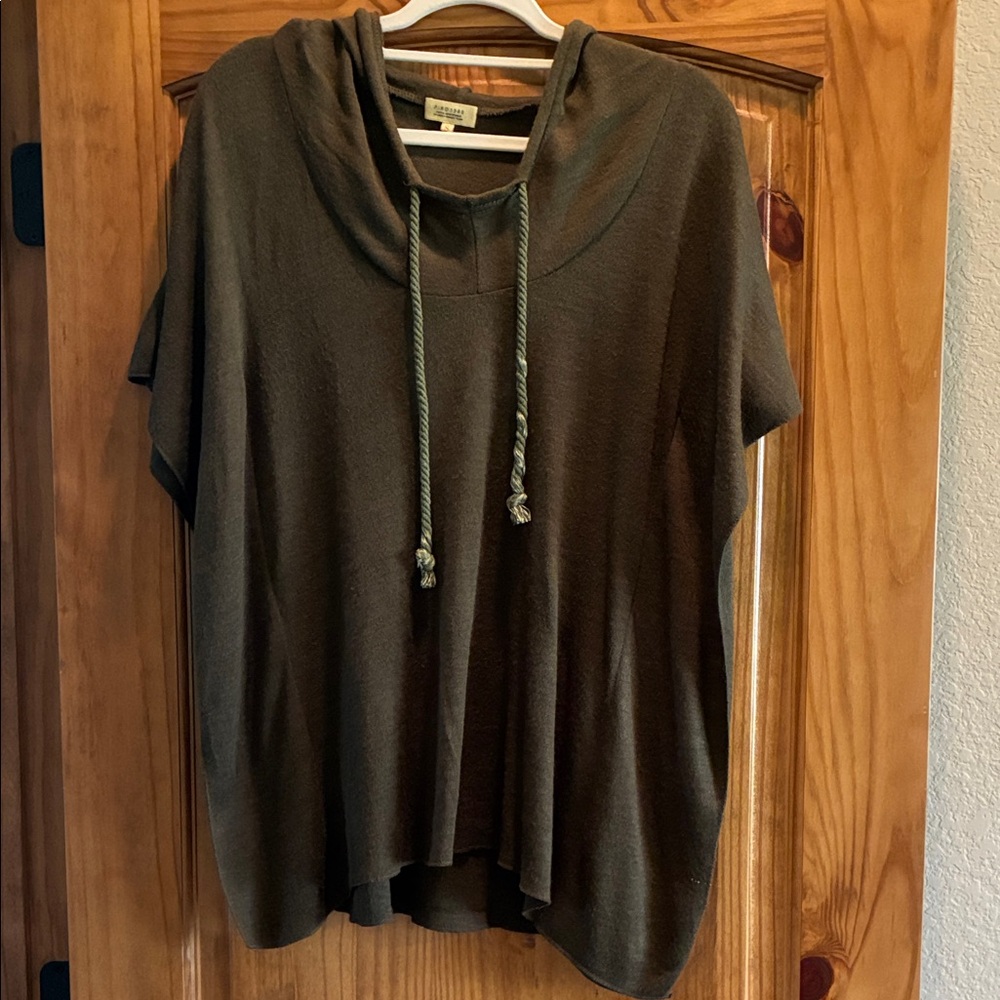 Piko 1988 hooded sleeveless sweater. Great condition